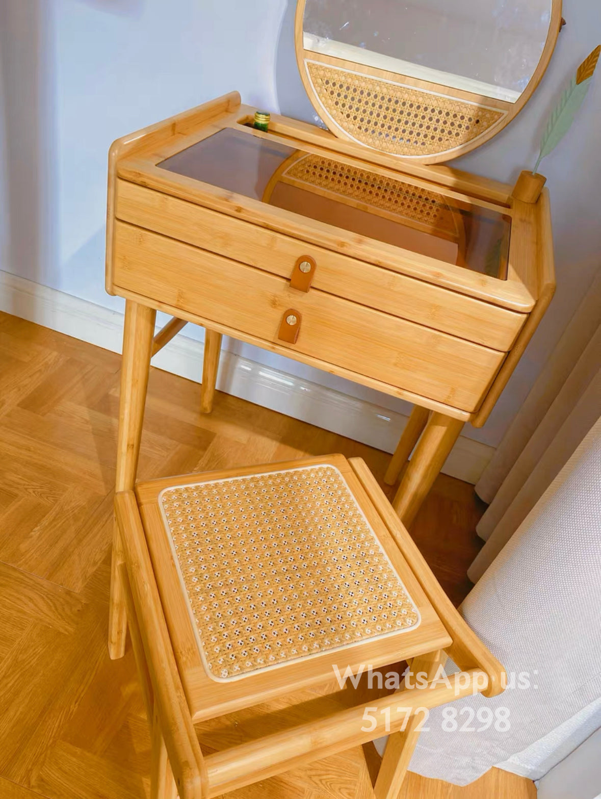 Solid wood dressing table D099