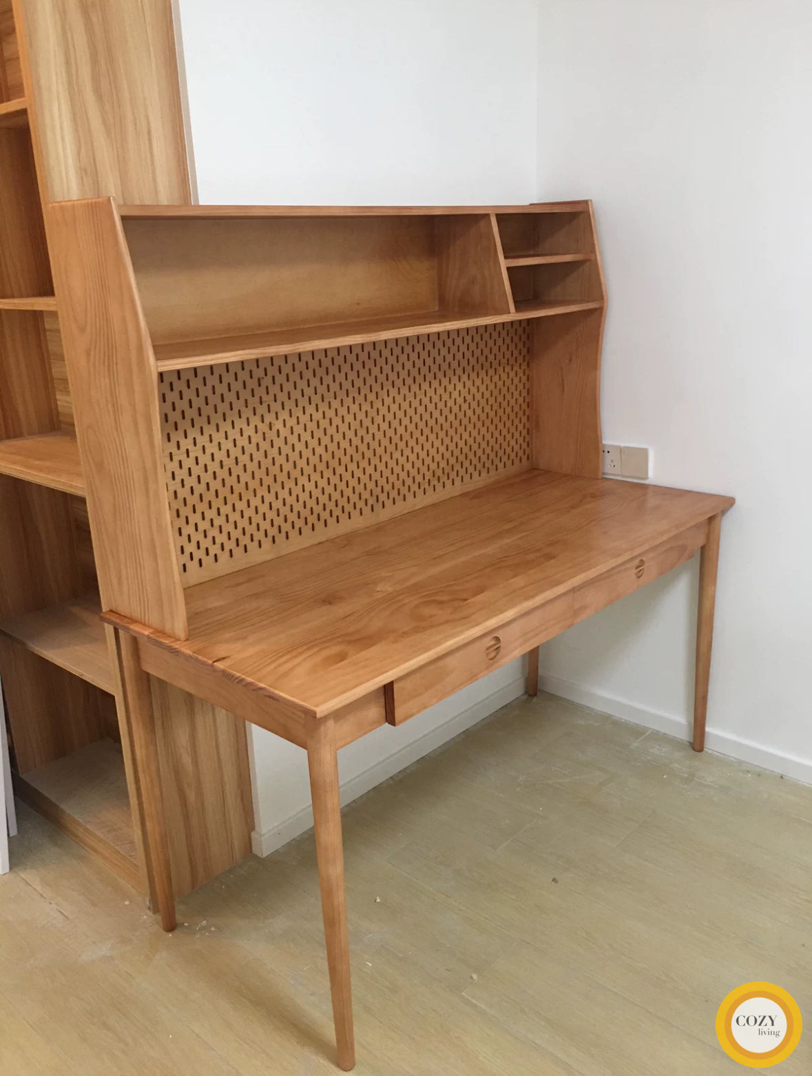 ๐๐๐๐ desk