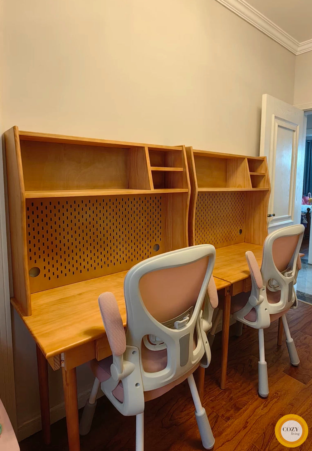 ๐๐๐๐ desk