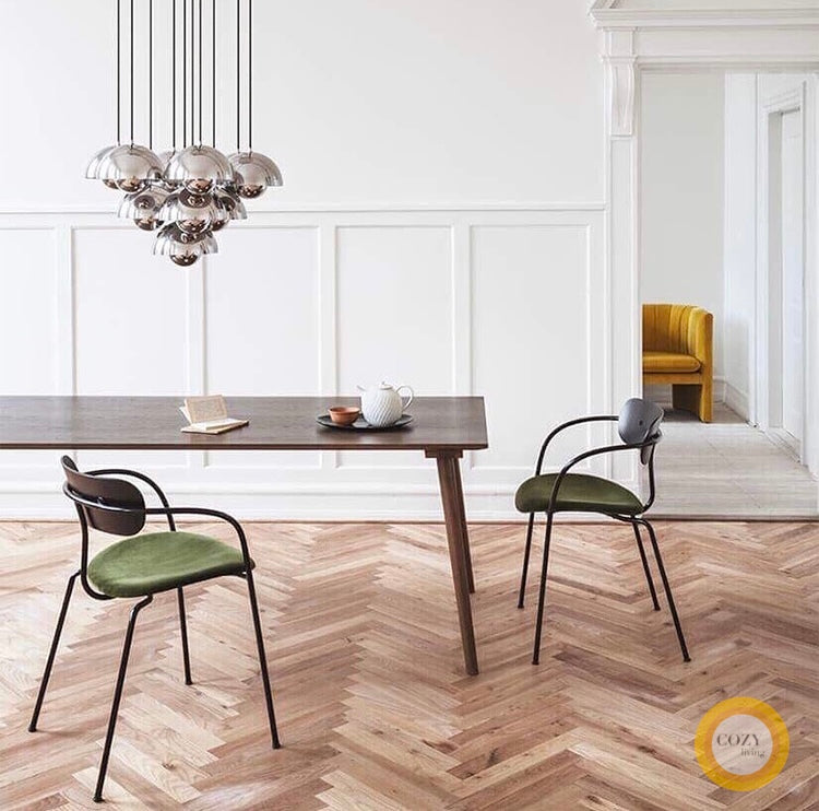 2 dining chairs