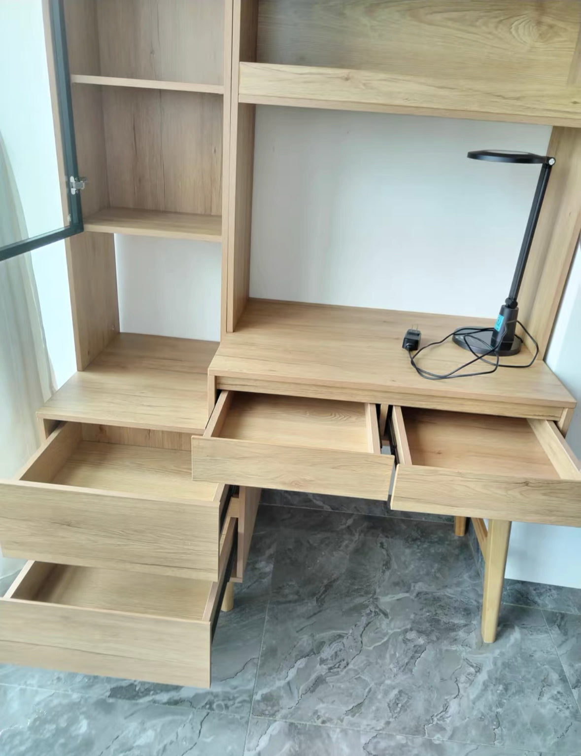 ๐๐๐๐ desk