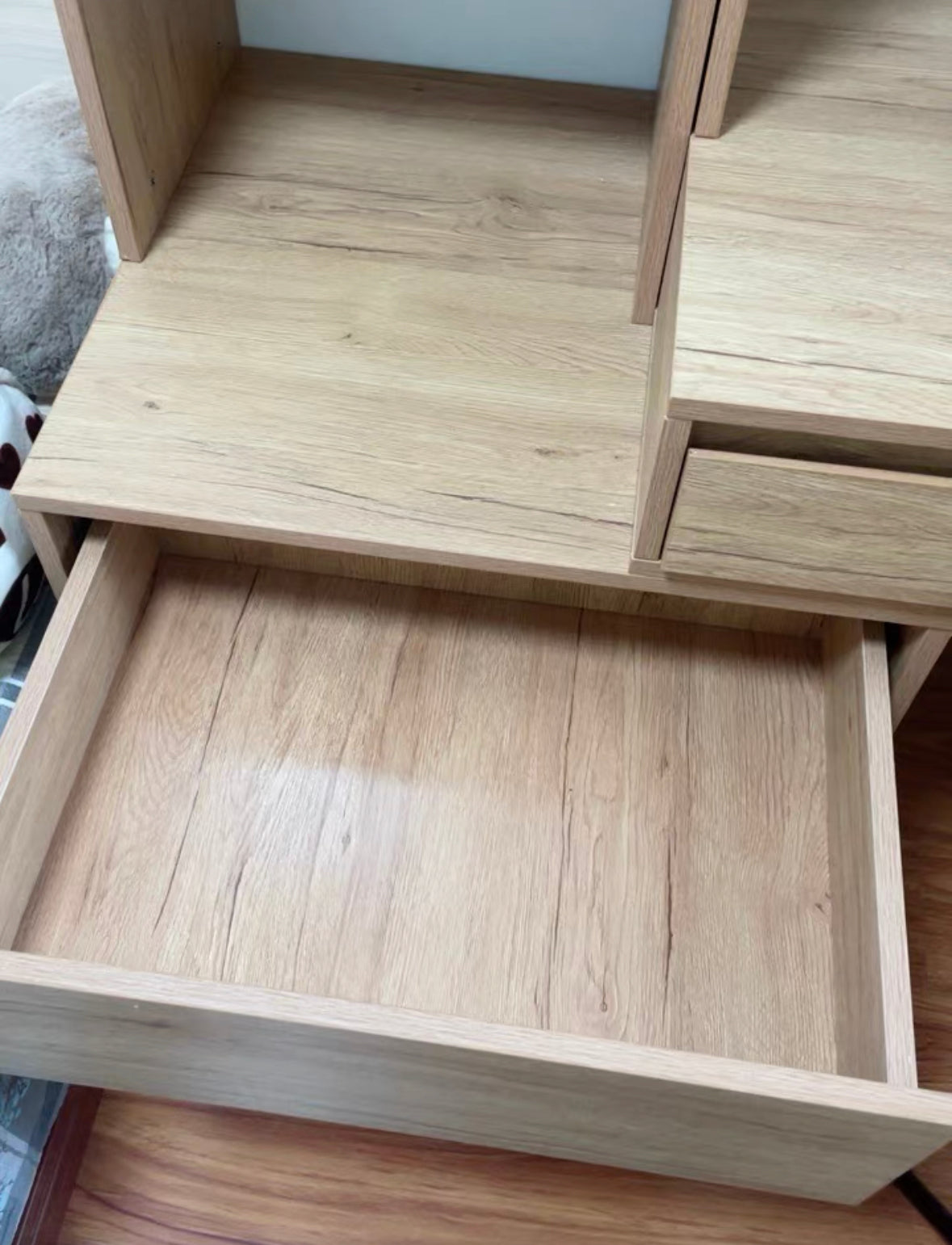 ๐๐๐๐ desk