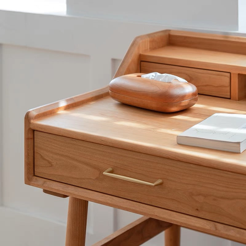 ๐๐๐๐ North American pine desk