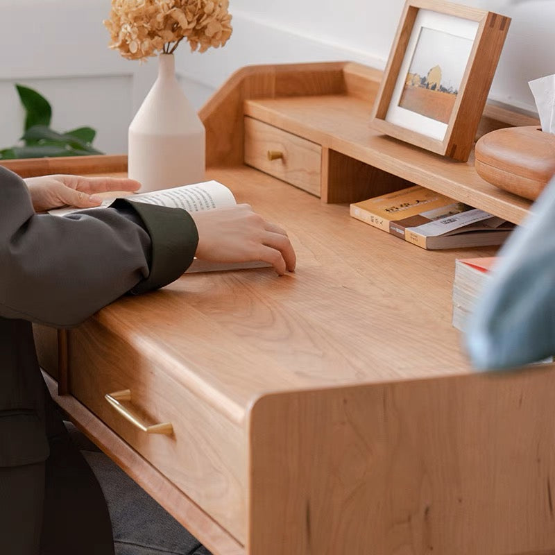๐๐๐๐ North American pine desk