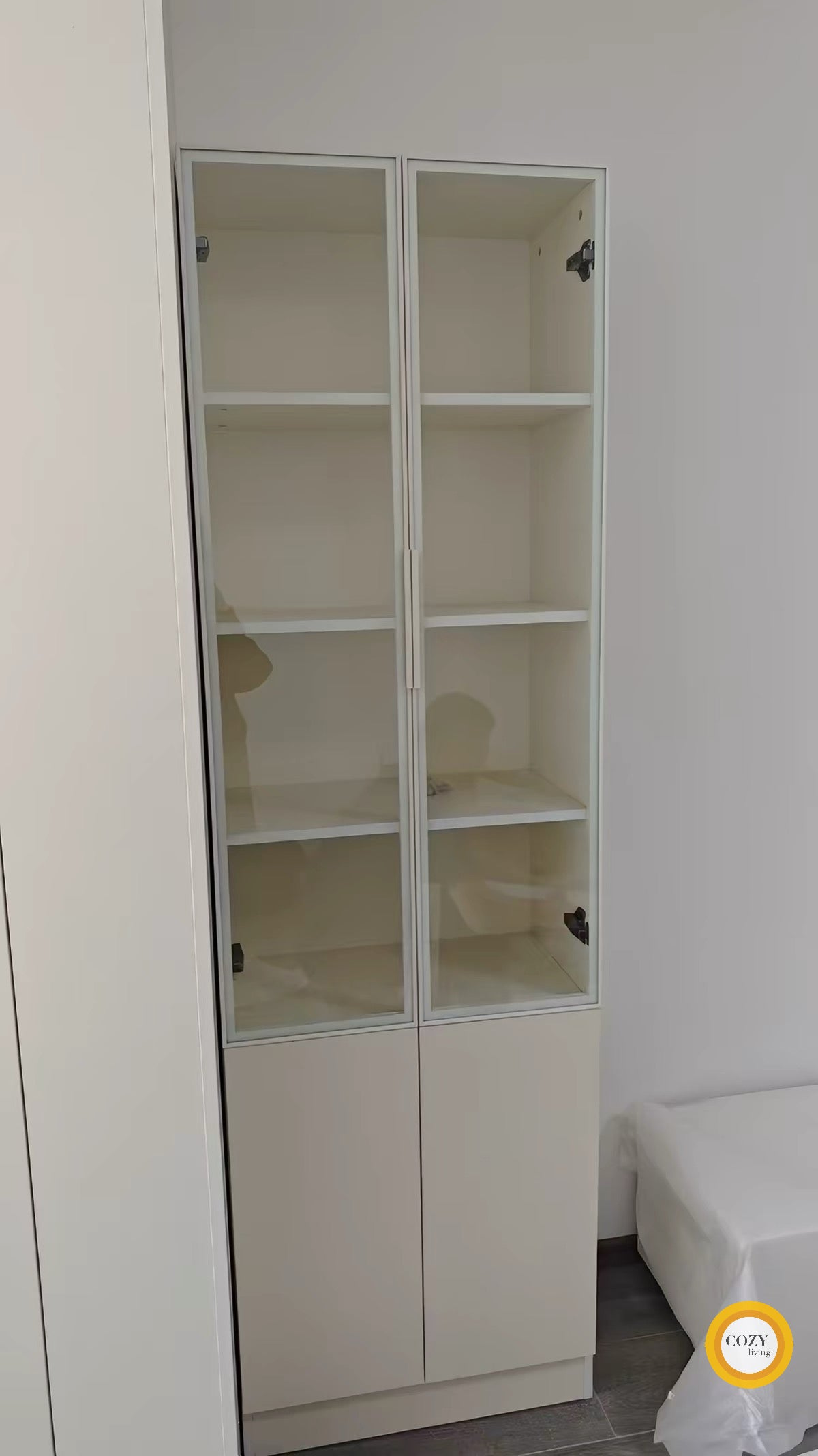 奶油風實木玻璃展示櫃