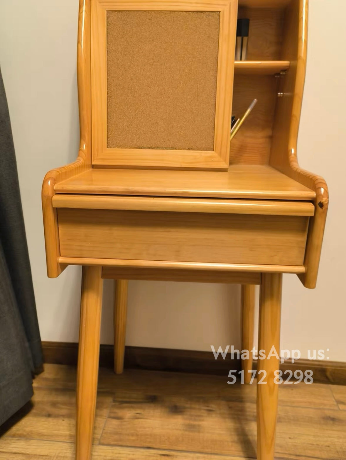 Solid wood dressing table D098 