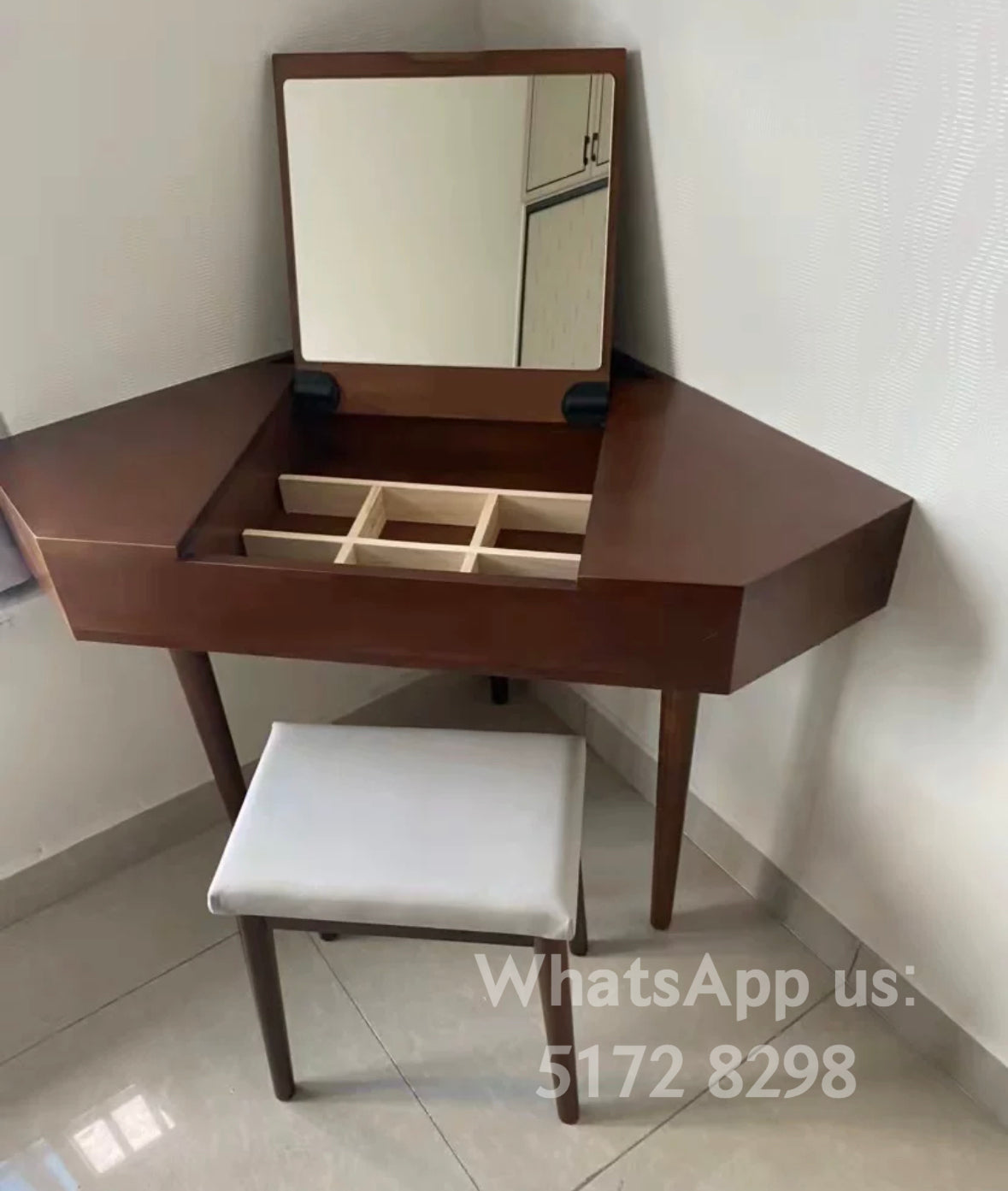 Solid wood dressing table D050 