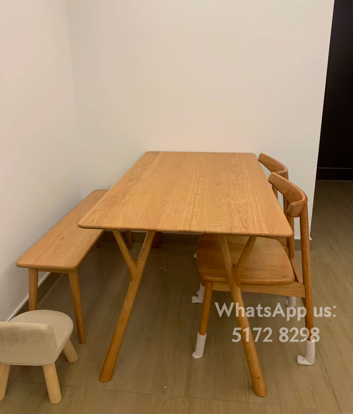 T088 dining table