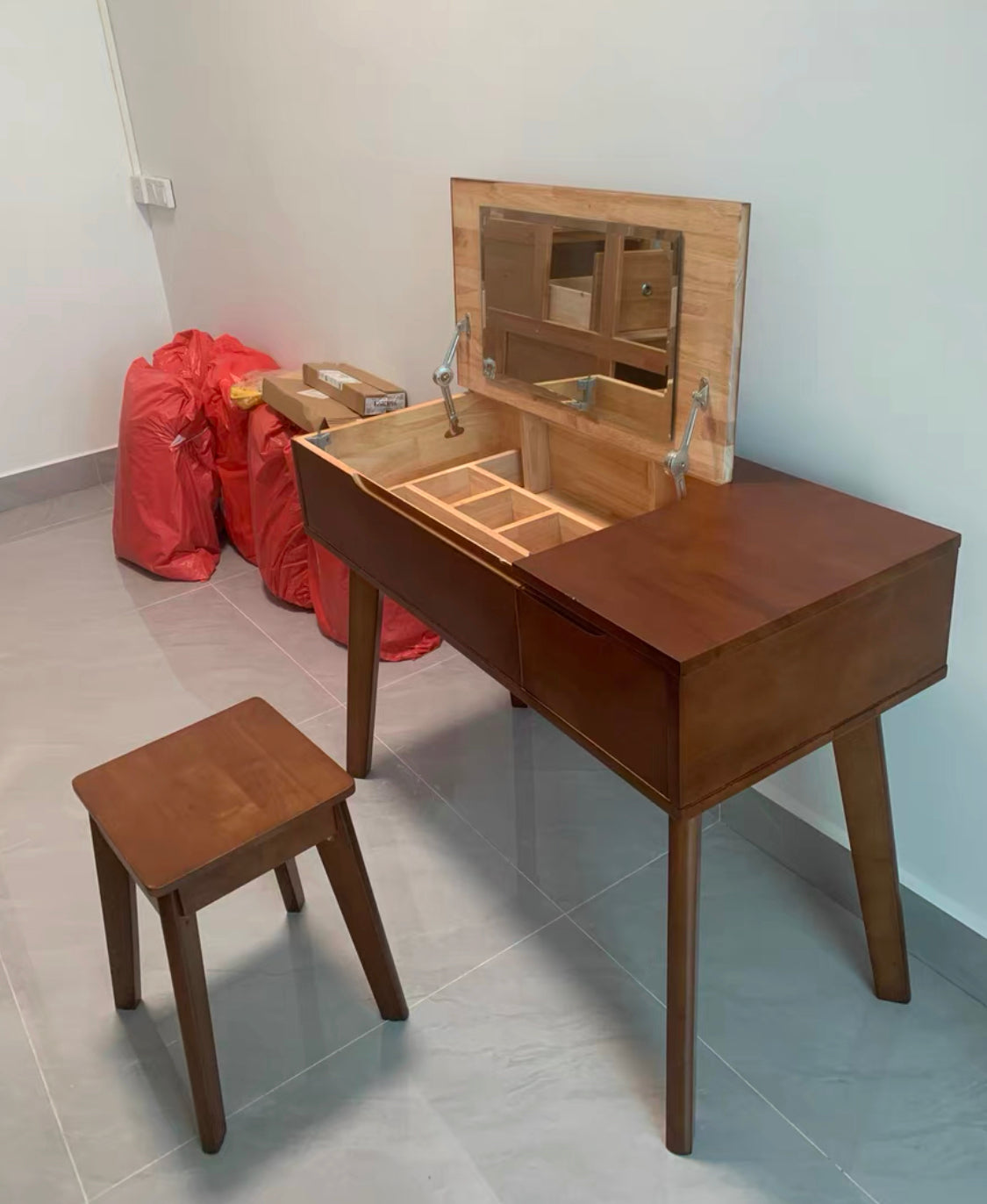 Solid wood dressing table D052 