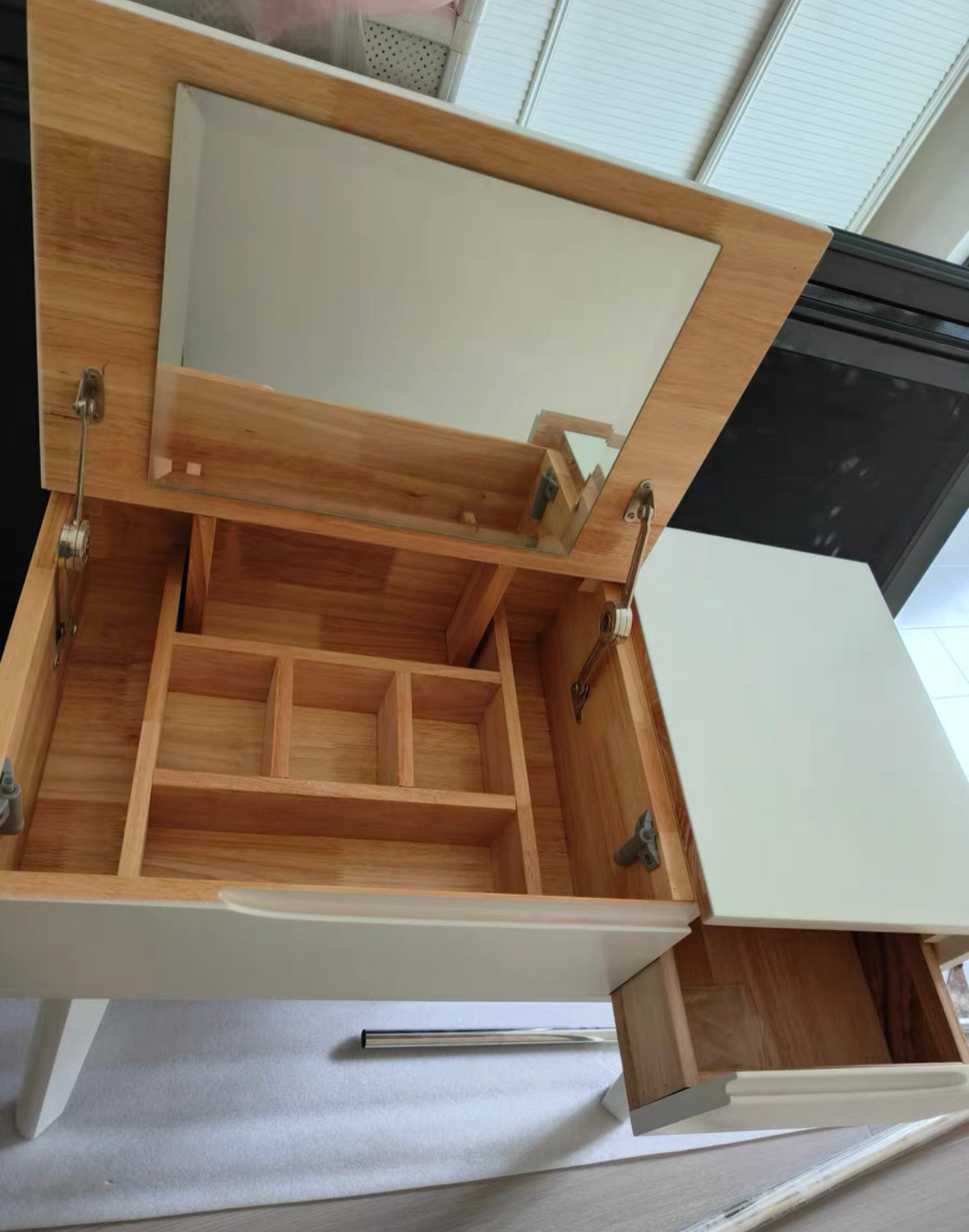 Solid wood dressing table D052 